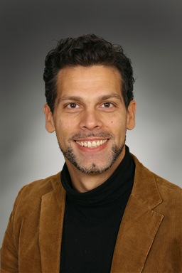Porträttfoto av Dario Tota