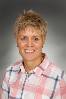 Porträttfoto av Elaine Kriisa