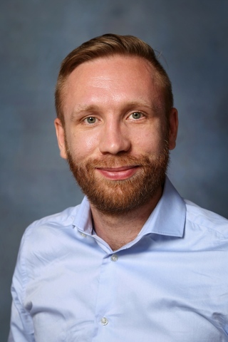 Porträttfoto av Fredrik Sköld