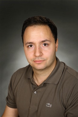 Porträttfoto av Serdar Savas